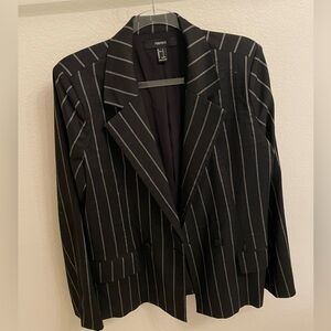 Oversized Black with White Striped Women Blazer- Size: Large 🤍🖤🤍🖤